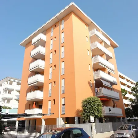 Birght Flat Just Steps From The Sea