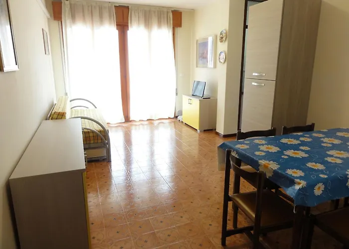 Birght Flat Just Steps From The Sea Appartamento *