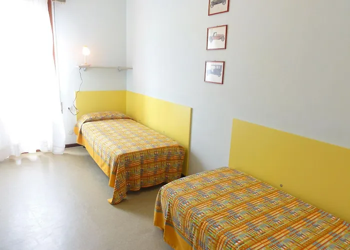 Birght Flat Just Steps From The Sea *