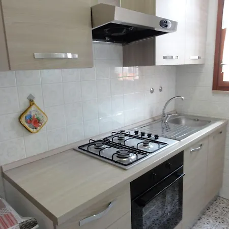 Апартаменти Bright Flat Just Steps From The Sea Бібіоне