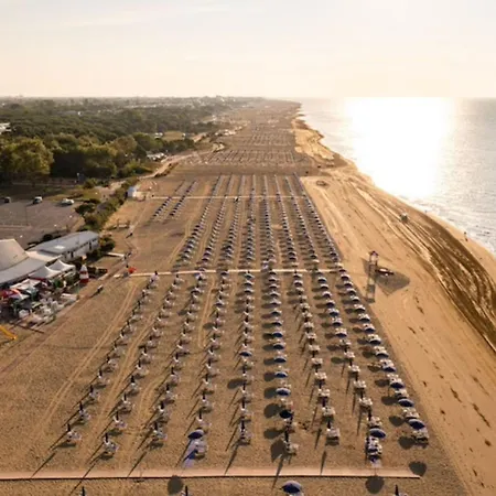 Birght Flat Just Steps From The Sea Apartment *